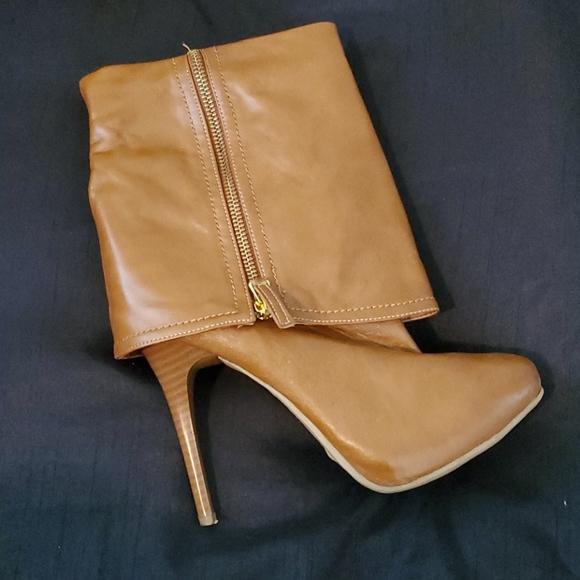 Boots - Picture 2 of 2